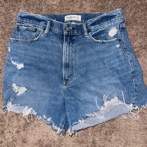 Abercrombie Curve Love the 4” Mom Short High Rise Size 10 Medium Blue